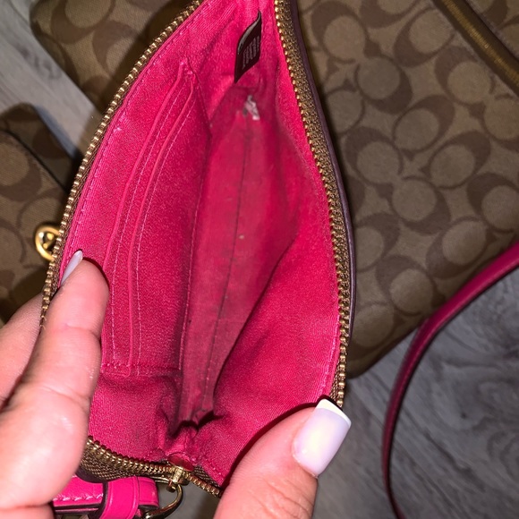 EUC COACH COLLECTION Logo Crossbody, Sunglasses Case, Wristlet coin zip around. - Picture 13 of 16